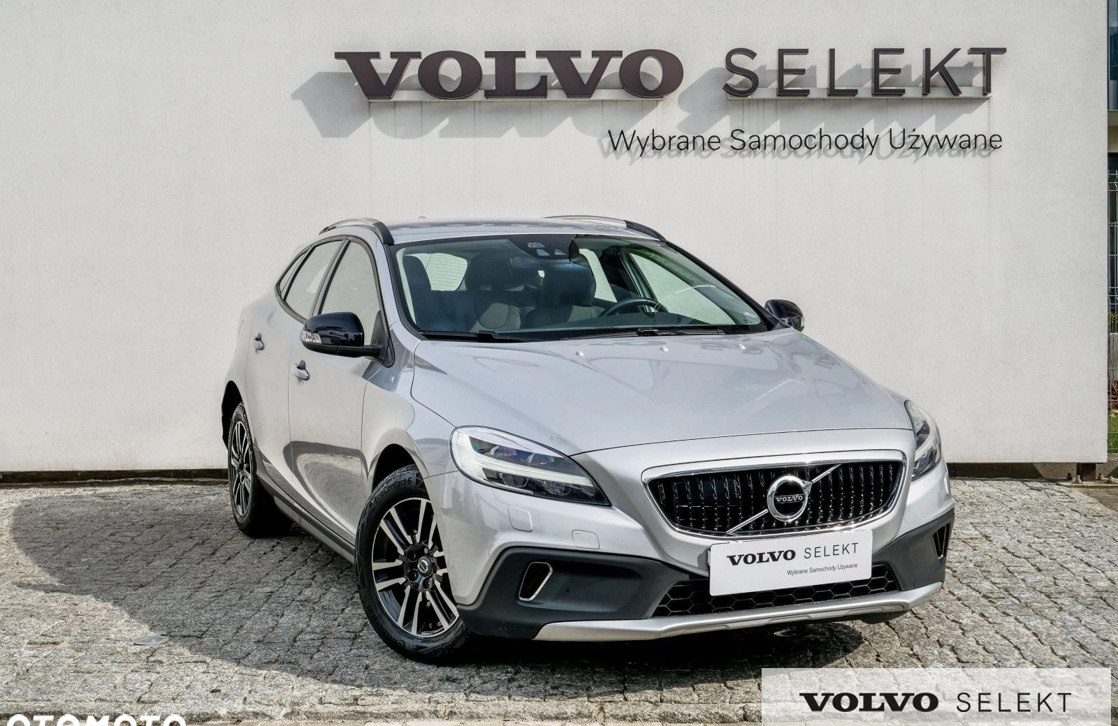 Volvo V40 cena 84900 przebieg: 133960, rok produkcji 2019 z Starogard Gdański małe 596